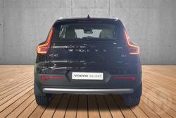 2025 Volvo XC40 Plus B4