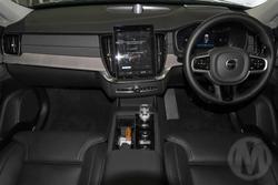 2025 Volvo XC90 Ultra B5 Bright