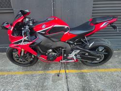 2017 Honda CBR1000RR (FIREBLADE) ABS RED