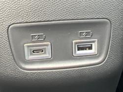 2025 Peugeot 2008 GT Hybrid