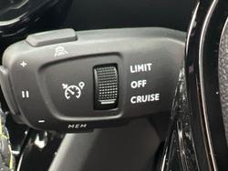 2025 Peugeot 2008 GT Hybrid