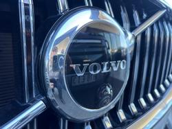 2022 Volvo XC60 B5 Inscription
