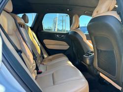 2022 Volvo XC60 B5 Inscription