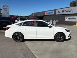 2025 MG MG5 Essence