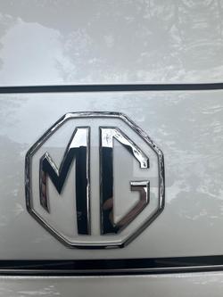 2025 MG HS Super Hybrid Essence AS33P MY25 Pearl White