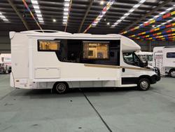 2017 Sunliner Navian