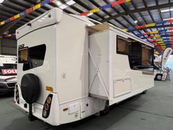 2017 Sunliner Navian