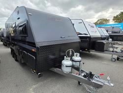 2026 Leader Caravans 1960_C_K1e10b Gold Le Chillax 196'