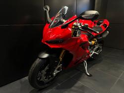 2026 Ducati PANIGALE V2 S RED