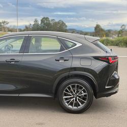 2026 Lexus NX 450h+ Luxury