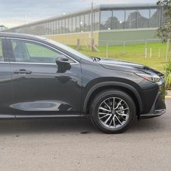 2026 Lexus NX 450h+ Luxury