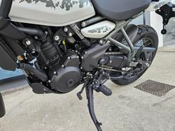 2024 ROYAL ENFIELD (SEE ALSO ENFIEL HIMALAYAN 450 White