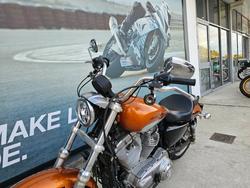 2013 HARLEY-DAVIDSON XL883L SUPER LOW Orange