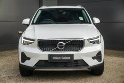2026 Volvo XC40 Plus B4