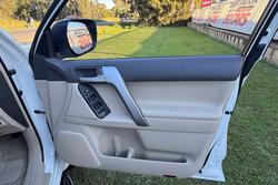 2023 Toyota Landcruiser Prado VX