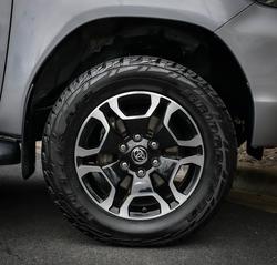2021 Toyota Hilux SR5