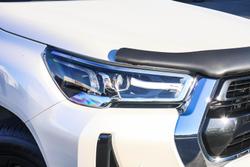 2022 Toyota Hilux SR5