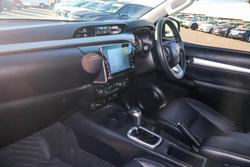 2022 Toyota Hilux SR5