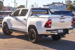 2022 Toyota Hilux SR5