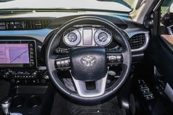 2022 Toyota Hilux SR5