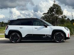2026 MINI Aceman JCW E Favoured
