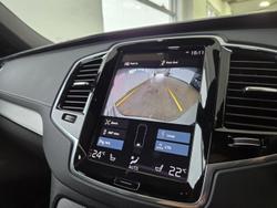 2022 Volvo XC90 B6 R-Design