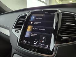 2022 Volvo XC90 B6 R-Design