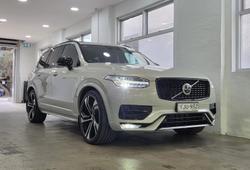 2022 Volvo XC90 B6 R-Design