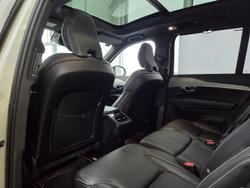 2022 Volvo XC90 B6 R-Design