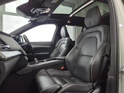 2022 Volvo XC90 B6 R-Design