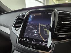 2022 Volvo XC90 B6 R-Design
