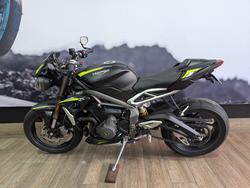 2022 Triumph STREET TRIPLE RS Black