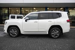2022 Toyota Landcruiser Sahara ZX