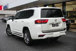 2022 Toyota Landcruiser Sahara ZX