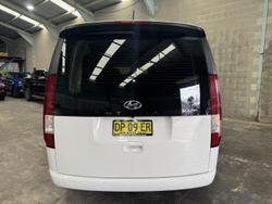 2022 Hyundai STARIA LOAD