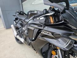 2025 Yamaha YZF-R1 Black