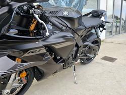 2025 Yamaha YZF-R1 Black