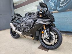 2025 Yamaha YZF-R1 Black