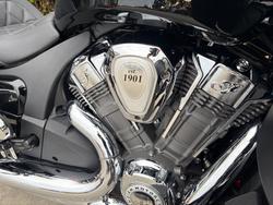 2023 Indian PURSUIT LIMITED PREMIUM BLACK METALLIC