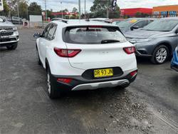 2024 KIA STONIC S