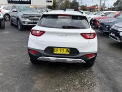 2024 KIA STONIC S