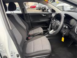 2024 KIA STONIC S