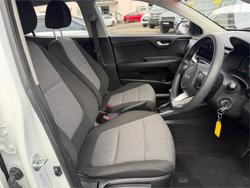 2024 KIA STONIC S
