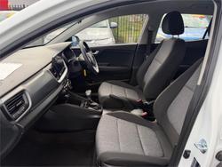 2024 KIA STONIC S