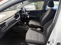 2024 KIA STONIC S