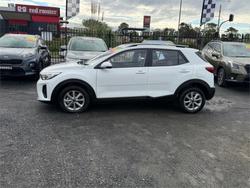 2024 KIA STONIC S