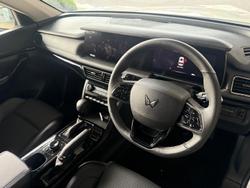 2025 Mahindra XUV700 AX7