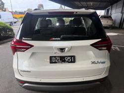 2025 Mahindra XUV700 AX7