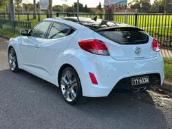 2014 Hyundai Veloster +