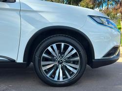2020 Mitsubishi Outlander LS
